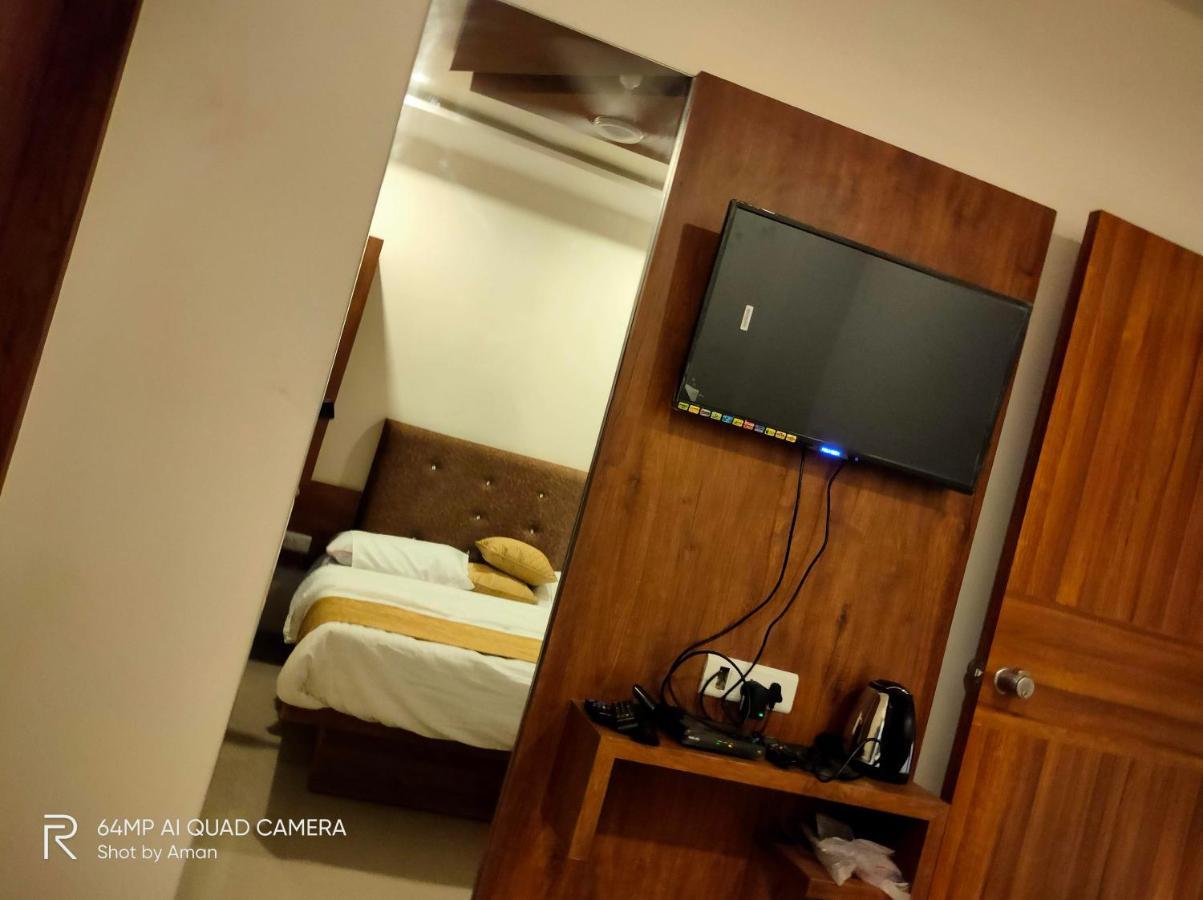 Hotel Sai Krupa Ahmedabad Buitenkant foto